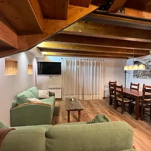 Arties Luxury Apartments Con Gran Jardin Comunitario ארטיאס